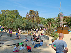 Diana, Princess of Wales memorial playground 戴安娜,威尔士王妃纪念游乐场