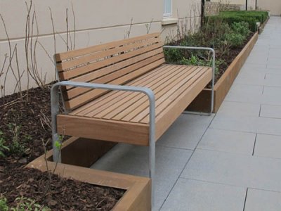 元素1.8M座椅采用木材板条,木材舷窗,开放式框架以标准形式支撑