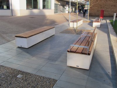 Fortis与全长4人平台座椅和长凳