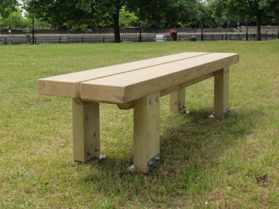 与双面板块的斯塔克替补席