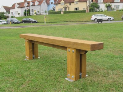 与单个板块的斯塔克替补席