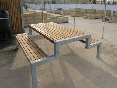 XWT6米Thetford野餐长椅和桌子,特宽的桌子与中条
