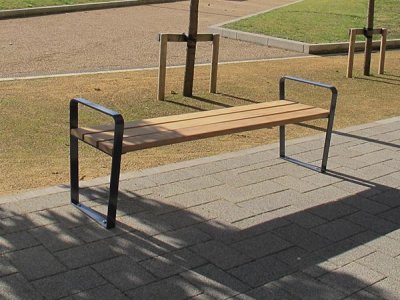 肋B6A缎带长凳- 3人长凳与手臂