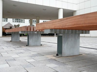 带镀锌钢支撑的铁路内线边缘